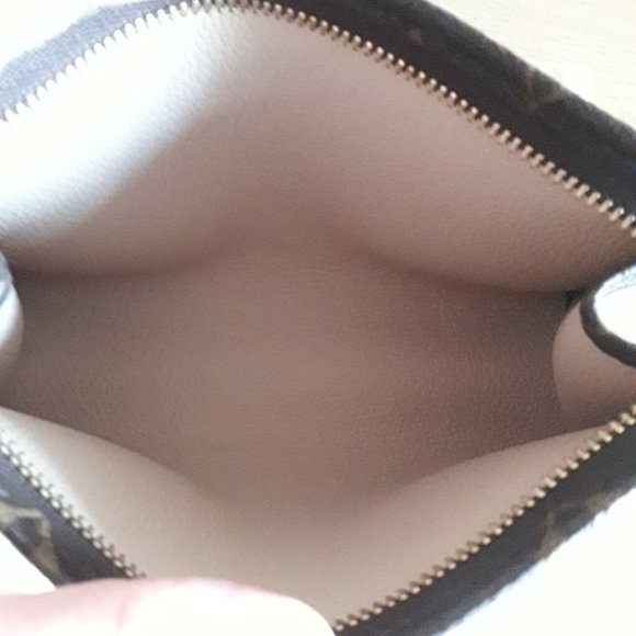 Louis Vuitton Toiletry Pouch 15 - Picture 7 of 8